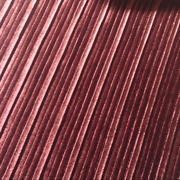 NWT crushed velvet top with ruffle shoulder - Picture 6 of 8